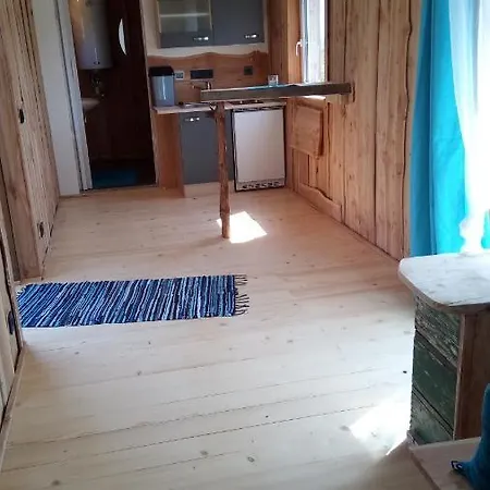 Schiefe Hütte Am Attersee. * Lenzing